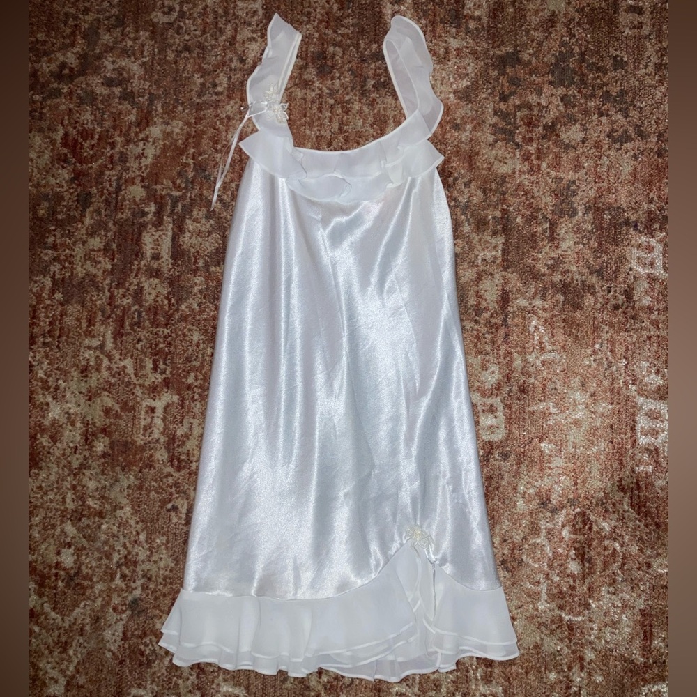 White Ruffled Robe & Slip Set - Picture 3 of 8